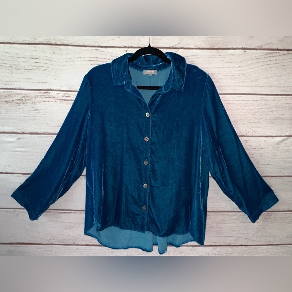 Habitat Blue Velvet Button Down Shirt Size XS Soft Timeless Office Wear Church